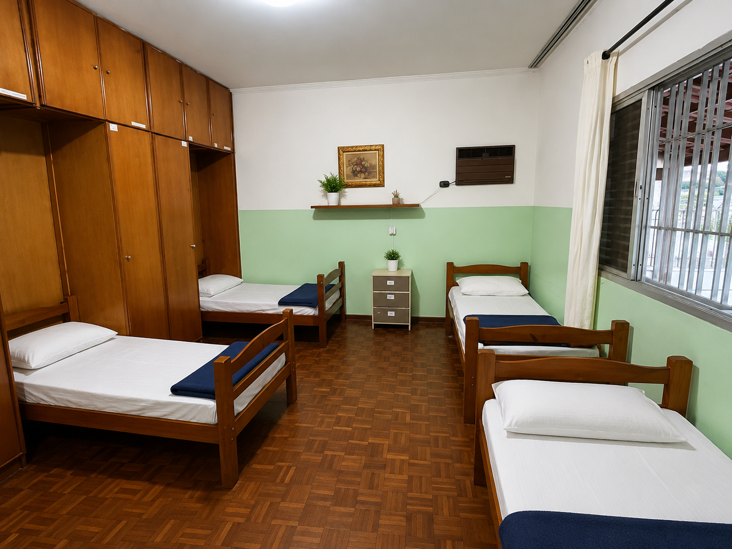 Quarto compartilhado com armários individuais — Pires de Paula